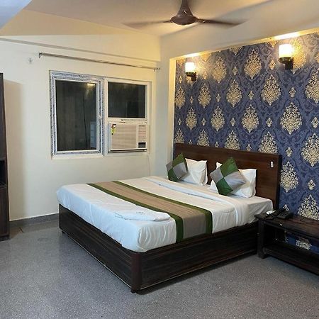 Hotel Dream Taj Family Rooms 200Mtr From Taj Mahal Агра Екстериор снимка