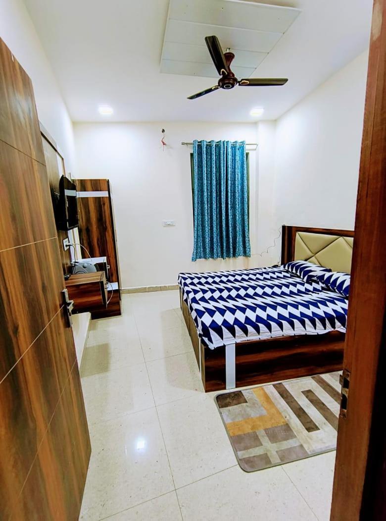 Hotel Dream Taj Family Rooms 200Mtr From Taj Mahal Агра Екстериор снимка